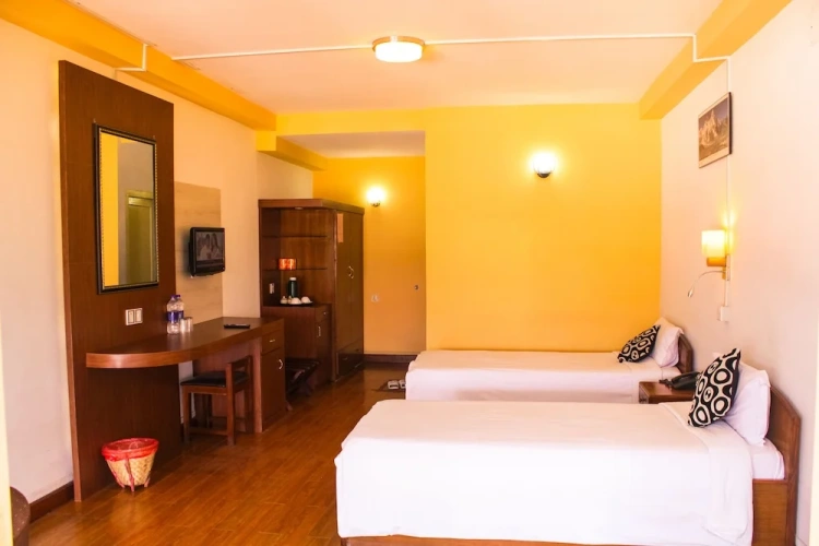 Standard Twin room with balcony