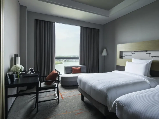 Executive Twin Club room