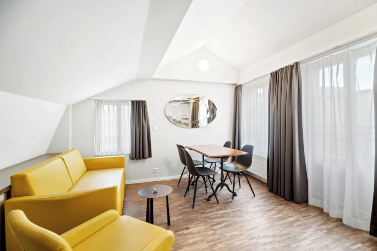 2 Bedrooms Apartment