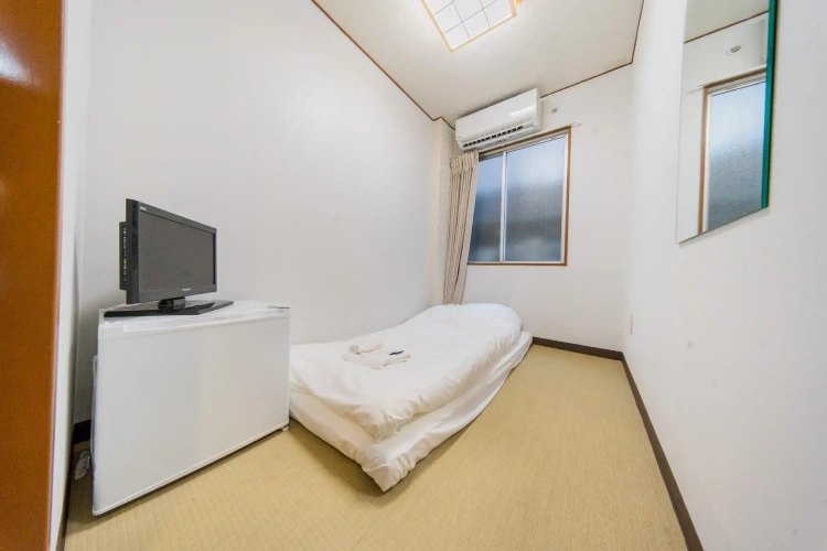 Standard Sextuple room