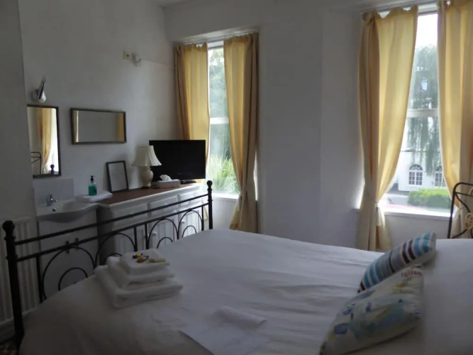 Brooklands Guest House