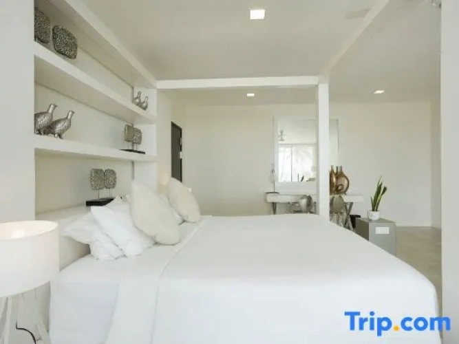 4 Bedrooms Villa beachfront