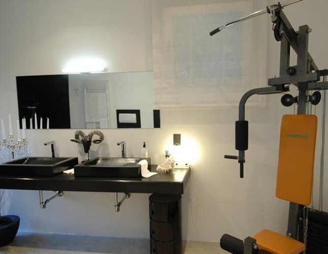 2 Bedrooms Villa