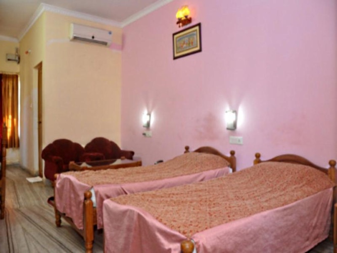 Standard Triple room