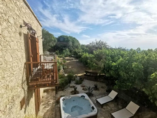2 Bedrooms Villa