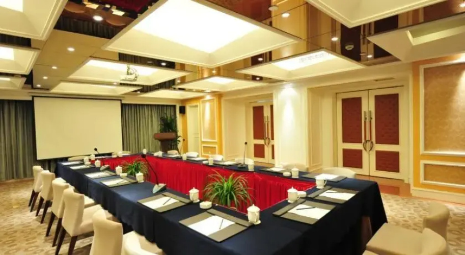 Pacific Grand Hotel