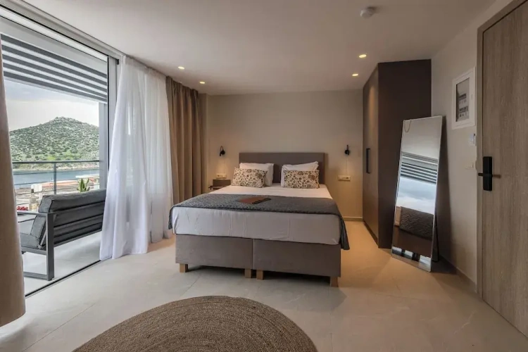 Suite with balcony and with sea view