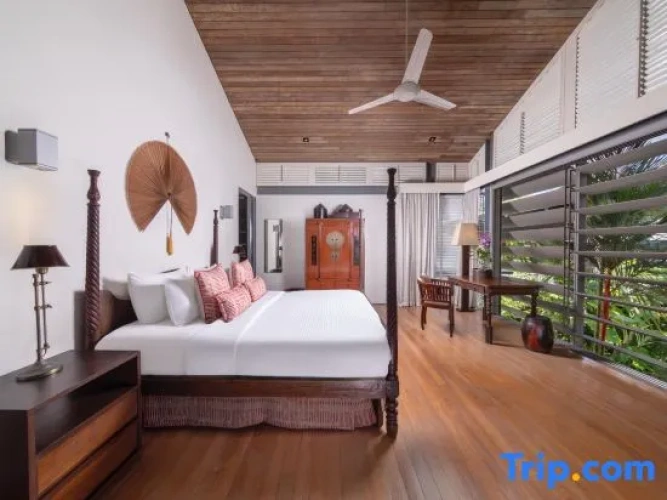 4 Bedrooms Villa