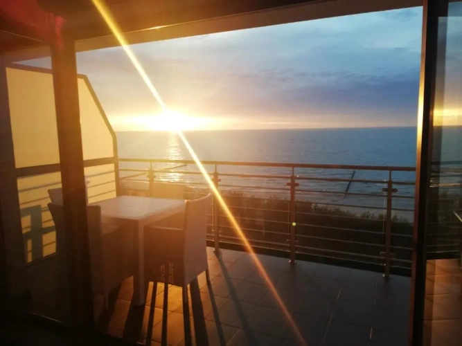 1 Bedroom Luxury Apartment with balcony