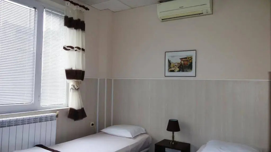 Guest Rooms Kom