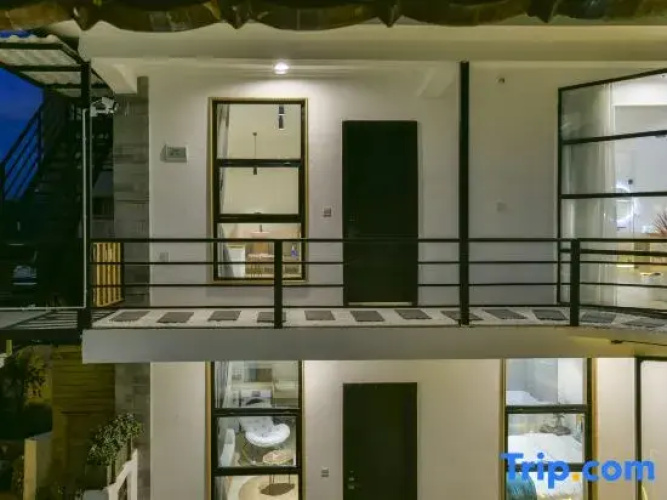 Manting Sixiang Courtyard-Style Hotel
