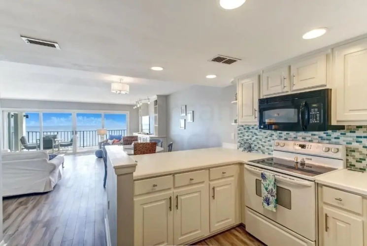 3 Bedrooms Apartment with sea view