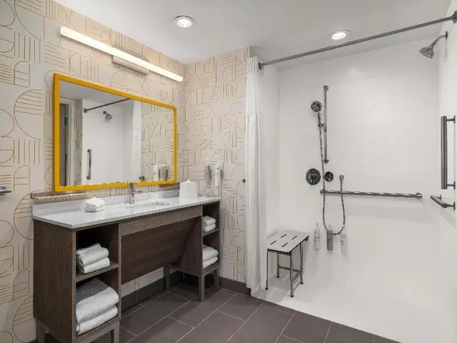 1 Bedroom Suite
