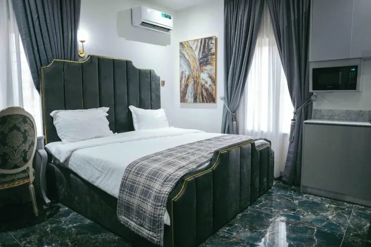 Deluxe Studio with courtyard view