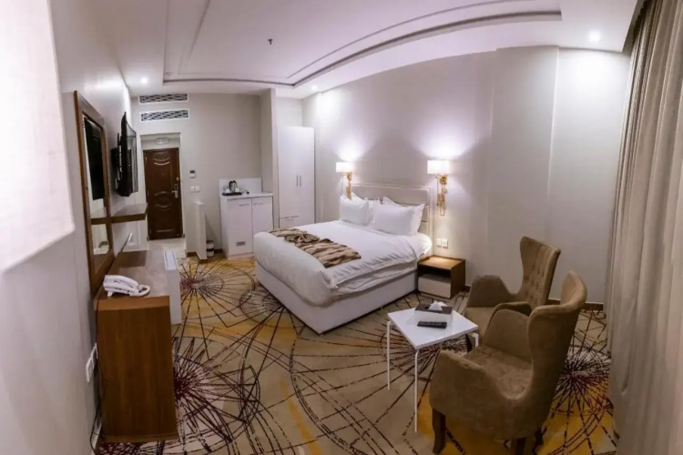 Seven Garden Hotel Albaiaa