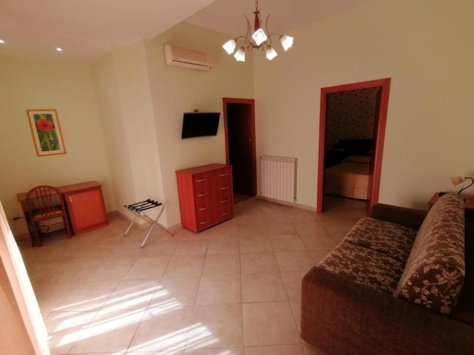 2 Bedrooms Standard Family room with garden view