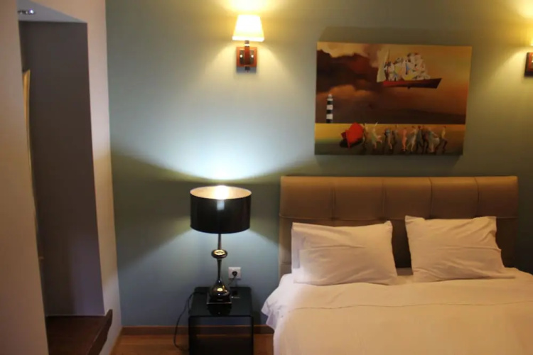 Tsarbou Guesthouse