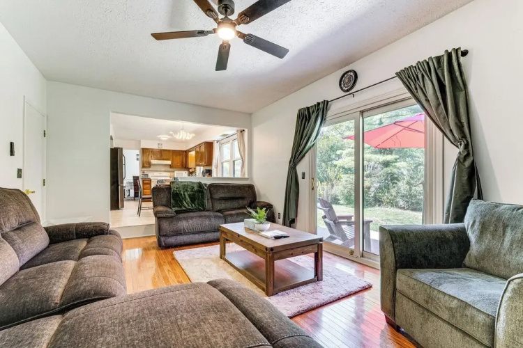 Shop, Golf & Explore: Home 14 Mi to Columbus!