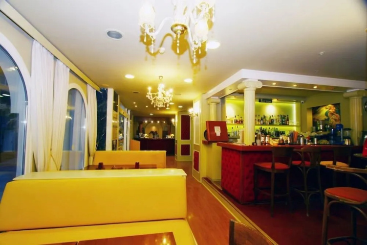 Mantas Seaside Boutique Hotel