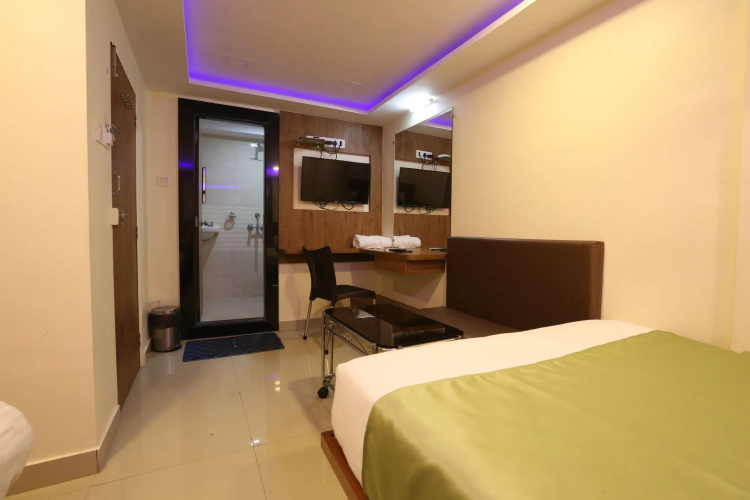 Hotel Happyland