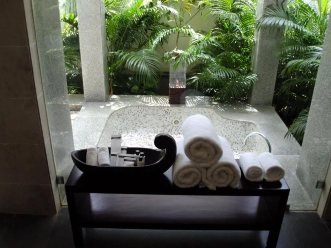 Suite with bay view