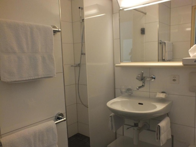 Standard Double room with lake view