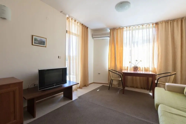 Two Bedroom Apartment with Kitchen