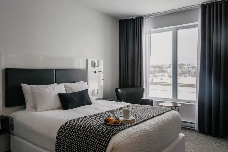 Standard Double room with city view