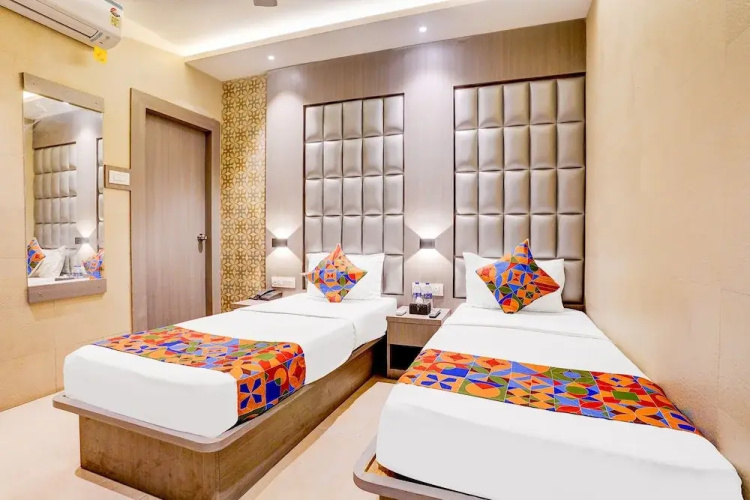 Fabhotel Abrol Suites