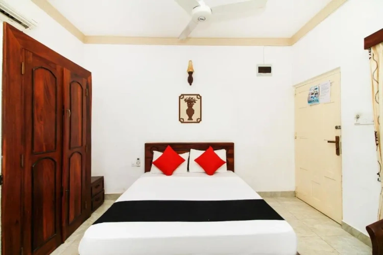Standard Double room with pool view