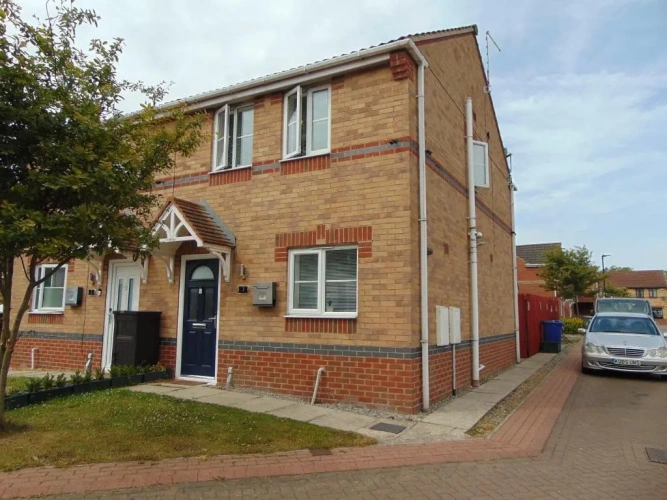 3 Bedrooms Apartment