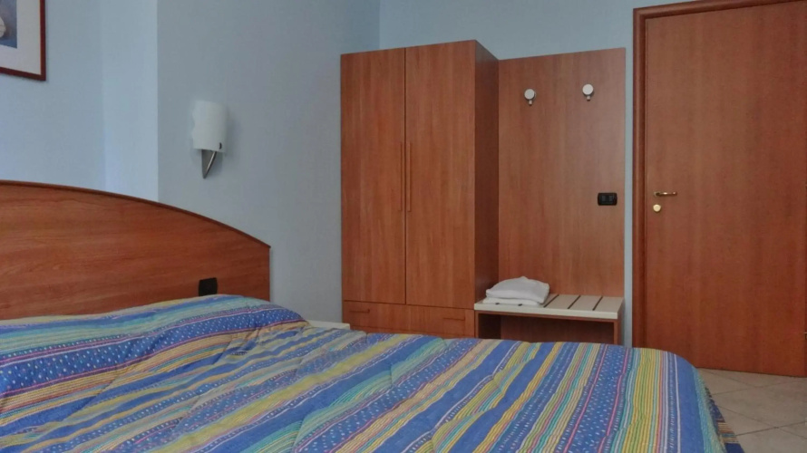 Hotel 2000