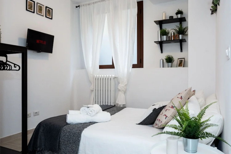 Home Hotel - Paruta 65