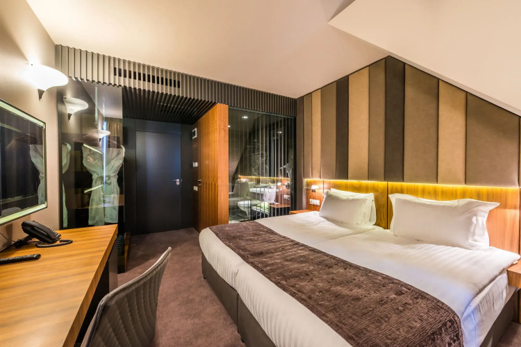 All Seasons Residence Hotel