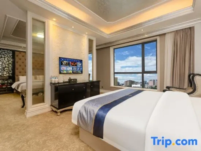 Deluxe Quadruple Family Suite