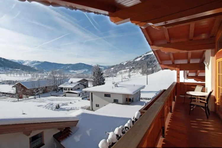 1 Bedroom Double Apartment with balcony and with mountain view