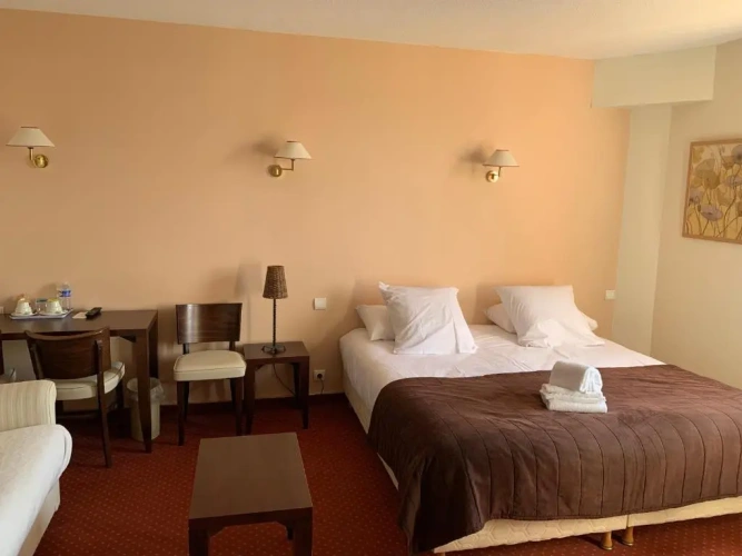 Standard Triple room