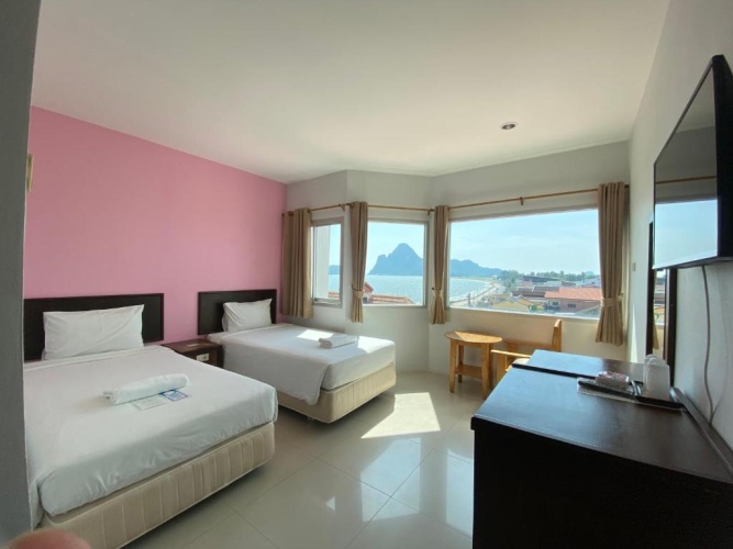 Standard Twin room with sea view