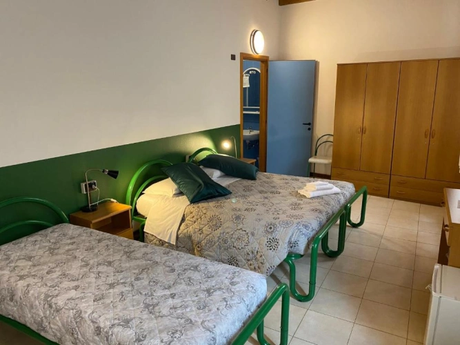 Standard Triple room