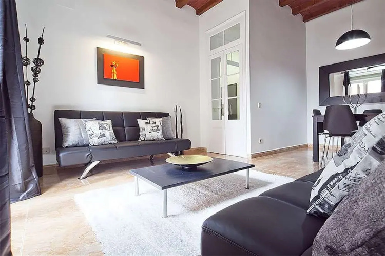Bhm1-050 Chic And Spacious Apartment