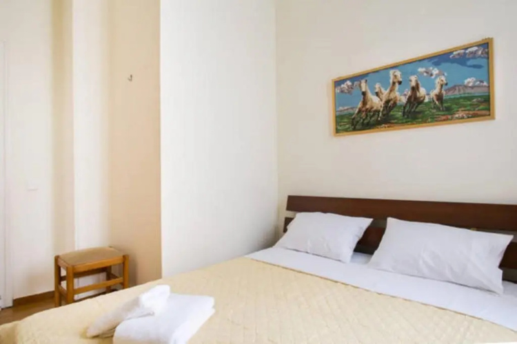 Large 3 bedroom Apt with Terrace