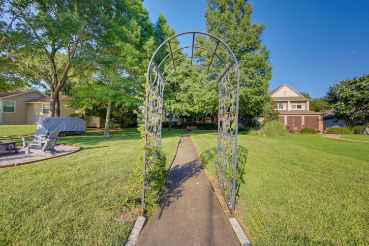 Lakefront Home w/ Dock in Mabank: Near Golfing!