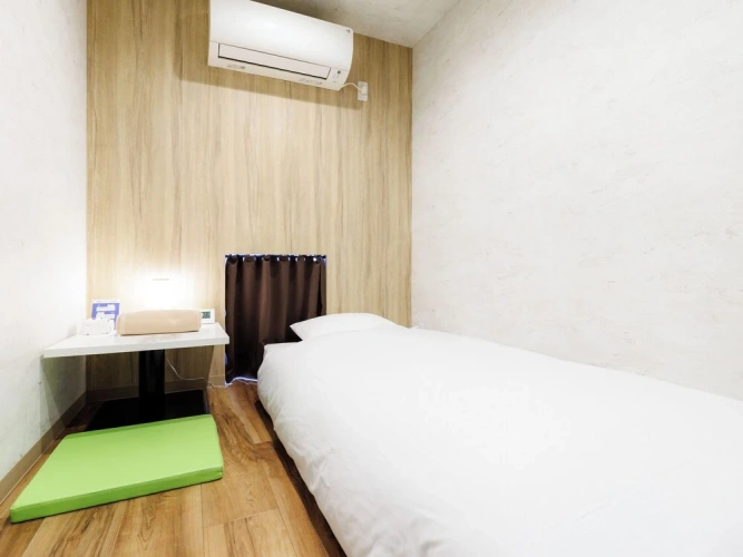 Economy room