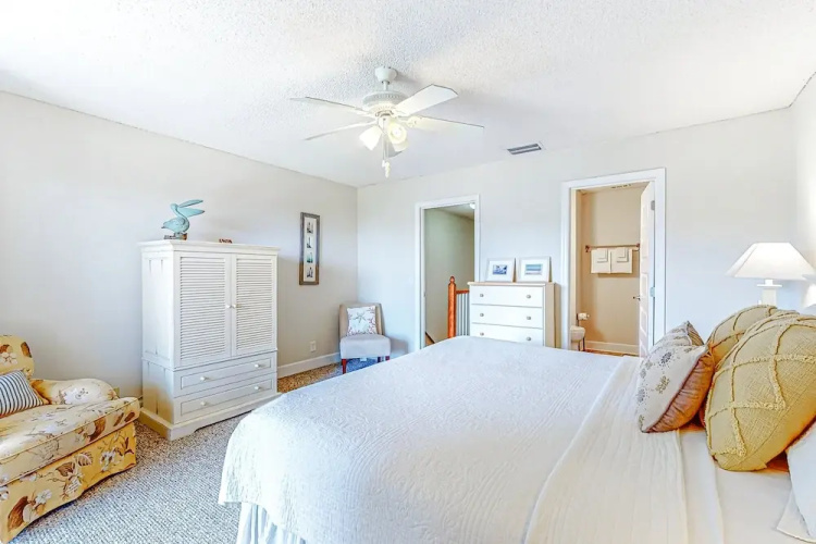 Recently Updated Resort Condo With 2 Pools, 2 Balconies, Ocean Views, Bbq, & W/D