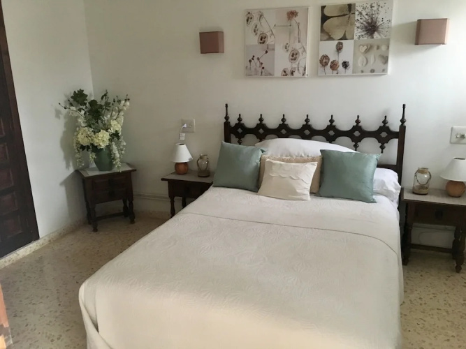 Beautiful 2 Bedroom Apartment