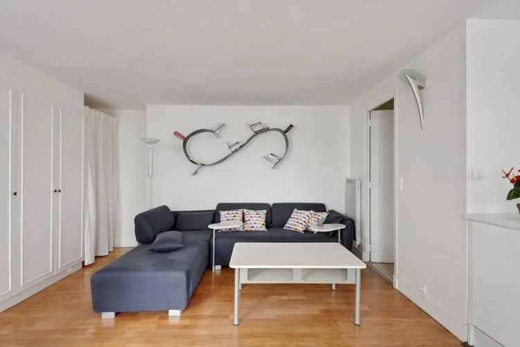 3 people apartment - Paris center by Weekome - Image 7