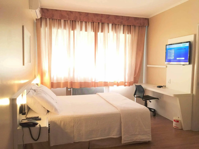Cosmos Hotel