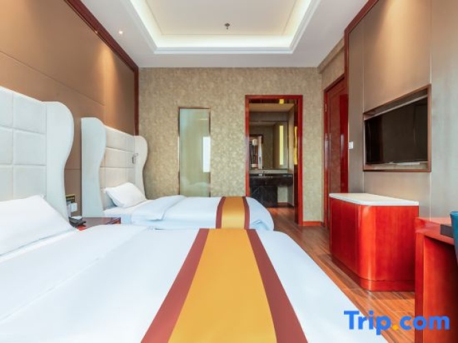 Business Triple Suite