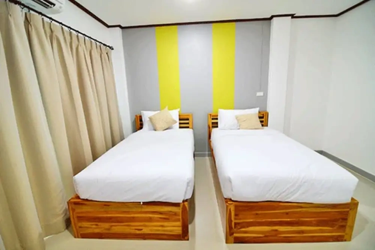 Standard Twin room with balcony