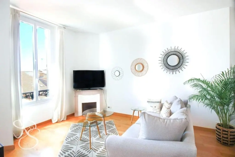 3 Bedrooms Apartment